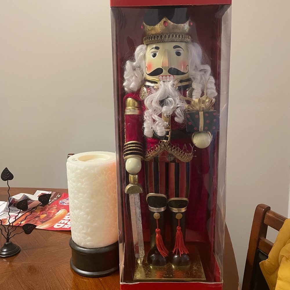 Bombay Nutcracker
